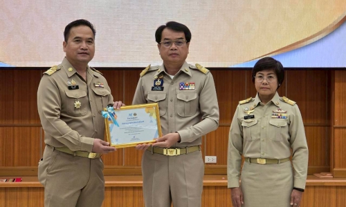 "ปศุสัตว์จังหวัดสุรินทร์ร่วมประชุมกรมการจังหวัดสุรินทร์ หัวหน้าส่วนราชการ หัวหน้าหน่วยงานรัฐวิสาหกิจ นายอำเภอ และหน่วยงานที่เกี่ยวข้องทุกแห่ง ครั้งที่ 9/2568 ” 